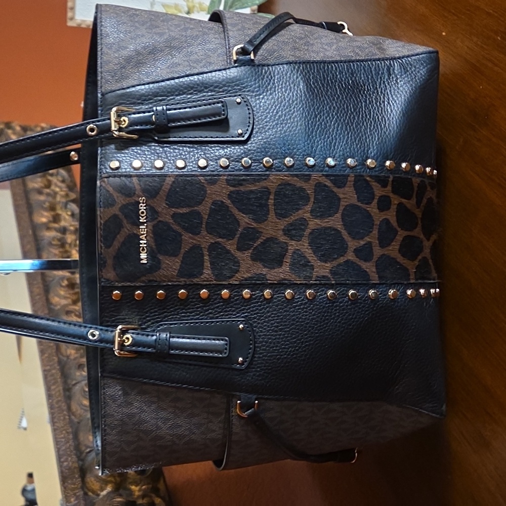 Michael Kors Voyager Mixed-Media Tote EUC